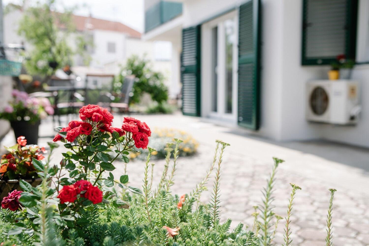 Apartments Petri - Close To The Sea Tisno Exterior photo