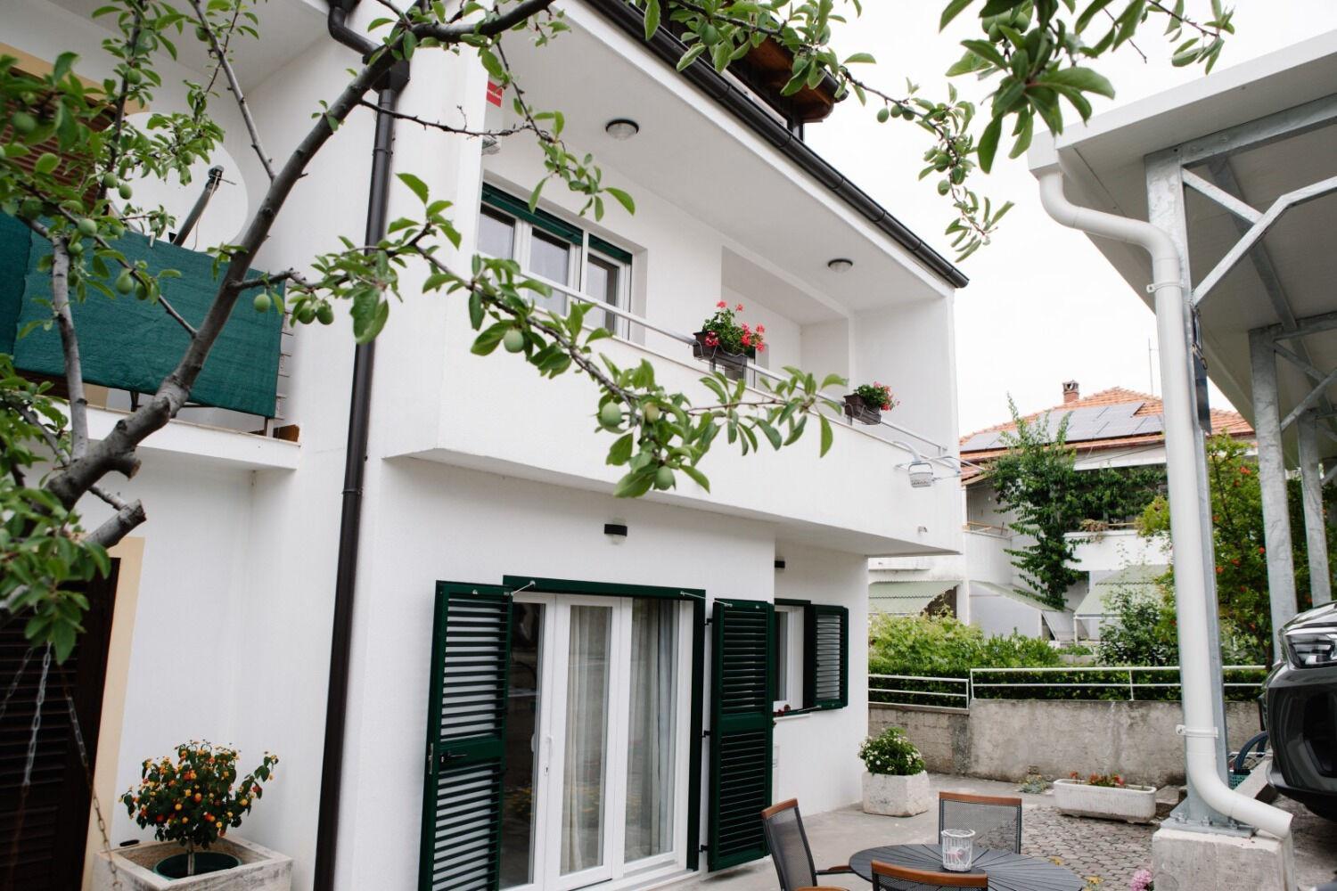 Apartments Petri - Close To The Sea Tisno Exterior photo
